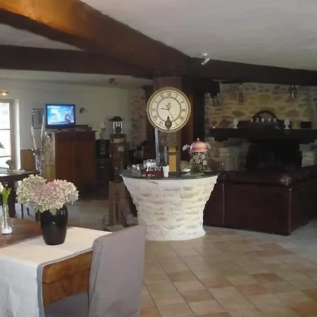 Oda ve Kahvaltı Manoir Ville Davy